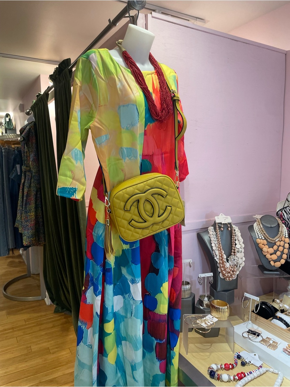 NWT  crossbody yelliw only